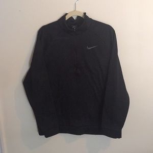 Boys nike pull over.